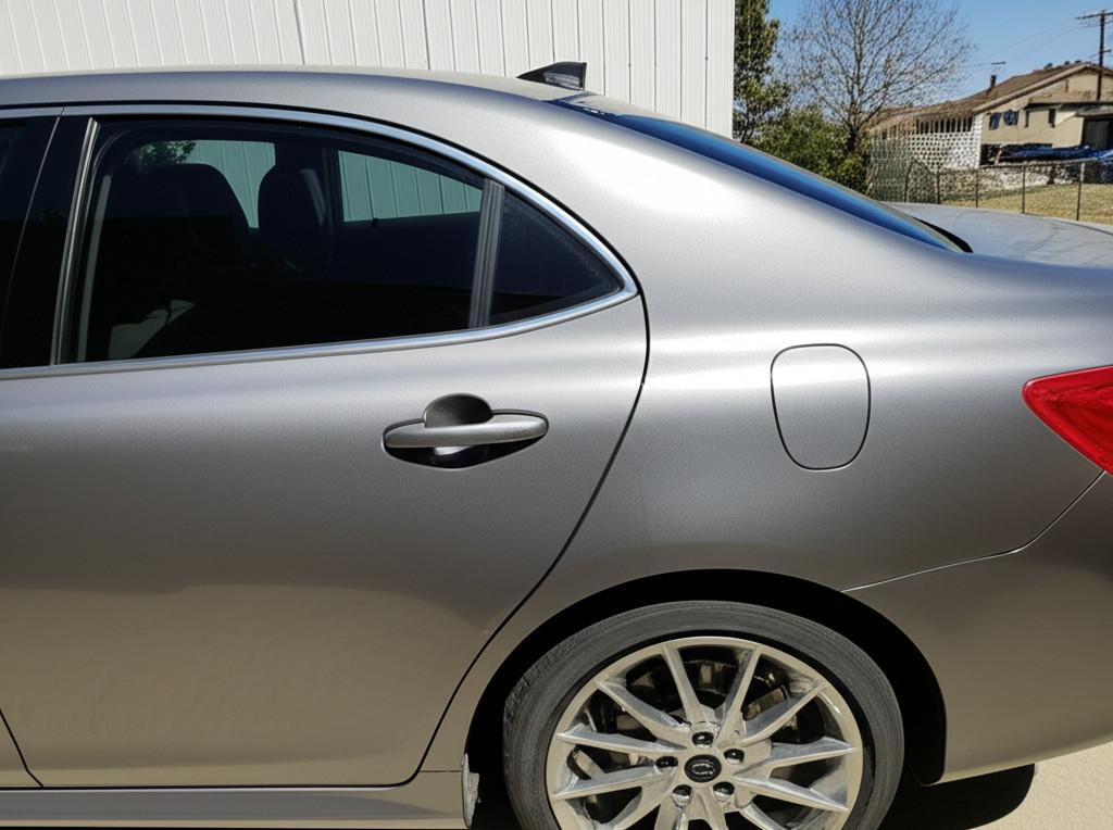 Tối ưu VLT phim cách nhiệt cho kính sườn sau và kính hậu để tăng cường sự riêng tư và chống nóng hiệu quả